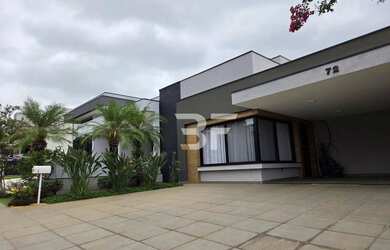 Imagem: A casa em condomínio possui 3 Dormitórios, 3 Banheiros, 4