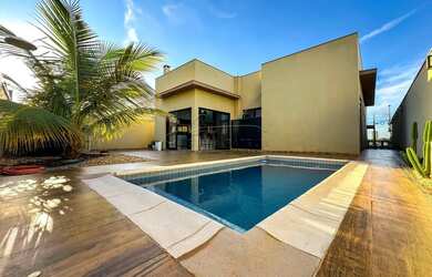 Imagem: A casa em condomínio possui 3 Dormitórios, 4 Banheiros, 4