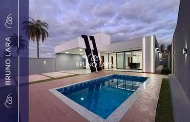 Imagem: A casa em condomínio possui 3 Dormitórios, 3 Banheiros, 4