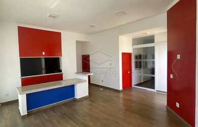 Imagem: O depósito possui 5 Vagas na garagem, 200m² de Área e está