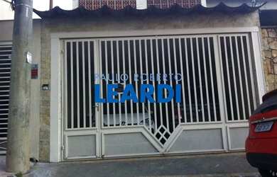 Imagem: A casa possui 2 Dormitórios, 2 Banheiros, 2 Vagas na garagem