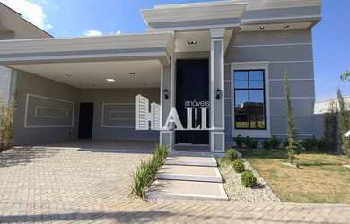 Imagem: A casa em condomínio possui 3 Dormitórios, 4 Banheiros, 2