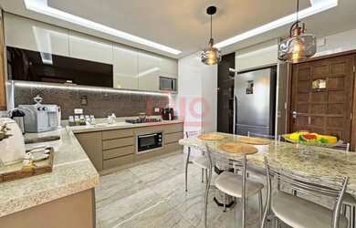 Imagem: O apartamento possui 3 Dormitórios, 3 Banheiros, 2 Vagas na