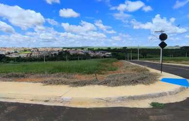 Imagem: O terreno possui 360m² de Área e está localizado em Jardim