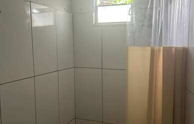 Imagem: A casa possui 2 Dormitórios, 1 Banheiro e está localizado