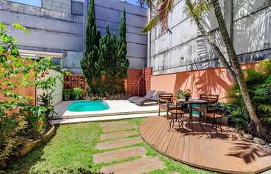 Imagem 1: Casa à venda na Praia dos Amores em Balneário Camboriú