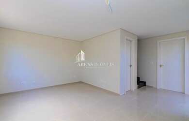 Imagem: A casa possui 4 Dormitórios, 4 Banheiros, 2 Vagas na garagem