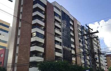 Imagem: O apartamento possui 3 Dormitórios, 1 Banheiro, 2 Vagas na