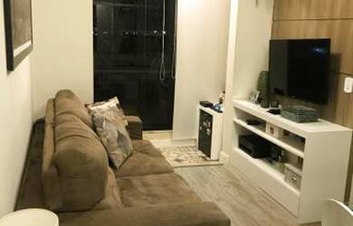 Imagem: O apartamento possui 2 Dormitórios, 1 Banheiro, 1 Vaga na garagem