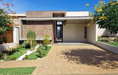 Imagem: A casa em condomínio possui 3 Dormitórios, 4 Banheiros, 4