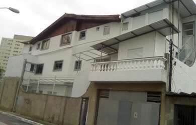 Imagem: A casa possui 5 Dormitórios, 5 Banheiros, 1 Vaga na garagem