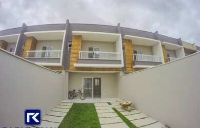 Imagem: A casa possui 3 Dormitórios, 3 Banheiros, 3 Vagas na garagem