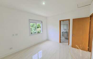 Imagem 8: Santana de Parnaíba - Casa Padrão - Suru