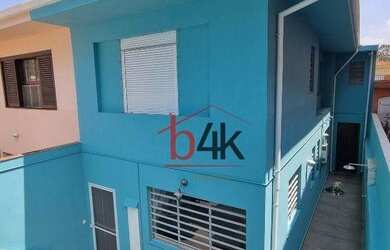 Imagem: A casa possui 3 Dormitórios, 4 Banheiros, 2 Vagas na garagem