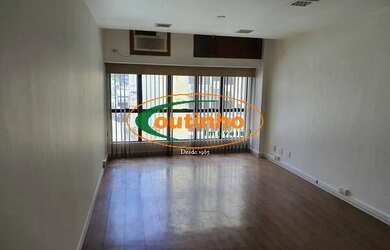 Imagem: O depósito possui 30m² de Área e está localizado em Centro