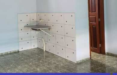 Imagem: A kitnet possui 1 Dormitório, 1 Banheiro, 1 Vaga na garagem