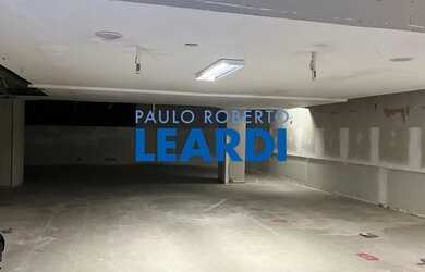 Imagem: O depósito possui 300m² de Área e está localizado em Jardim