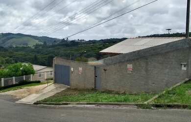 Imagem: O terreno possui 486m² de Área e está localizado em Campo