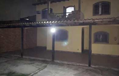 Imagem: A casa possui 3 Dormitórios, 3 Banheiros, 3 Vagas na garagem