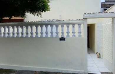 Imagem: A casa possui 2 Dormitórios e está localizado em Demócrito