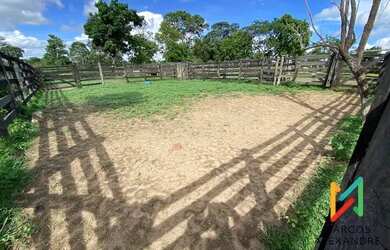 Imagem: A fazenda possui 609m² de Área e está localizado em Poconé