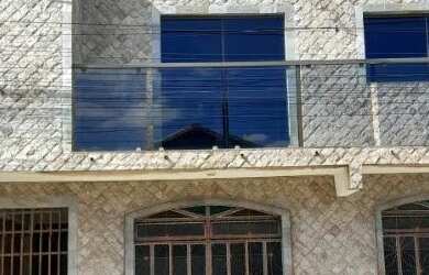 Imagem: A casa possui 3 Dormitórios, 2 Banheiros e 100m² de Área