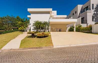 Imagem: A casa em condomínio possui 3 Dormitórios, 3 Banheiros, 4