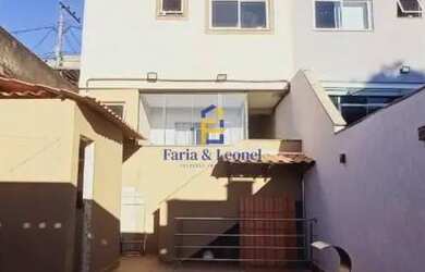 Imagem: A casa possui 3 Dormitórios, 4 Banheiros, 1 Vaga na garagem