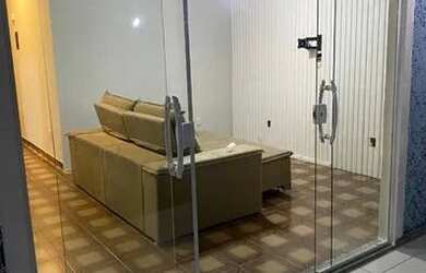 Imagem: A casa possui 2 Dormitórios, 1 Banheiro, 1 Vaga na garagem