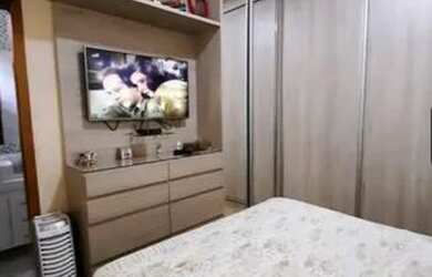 Imagem: A casa possui 2 Dormitórios, 2 Banheiros, 2 Vagas na garagem