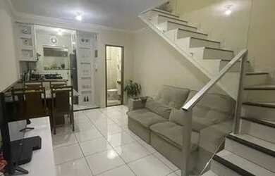 Imagem: A casa em condomínioe possui 2 Dormitórios, 2 Banheiros, 1