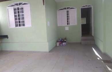 Imagem: A casa possui 2 Dormitórios, 2 Banheiros, 1 Vaga na garagem