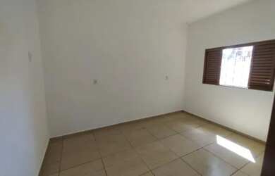 Imagem: A casa possui 1 Dormitório, 1 Banheiro, 60m² de Área e está