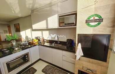 Imagem: O apartamento possui 3 Dormitórios, 1 Banheiro, 2 Vagas na