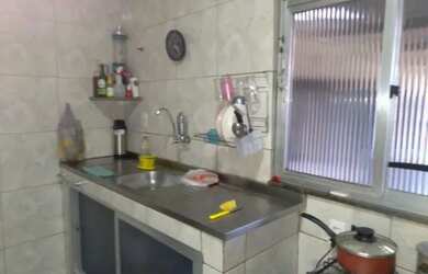 Imagem: A casa possui 2 Dormitórios, 1 Banheiro, 1 Vaga na garagem