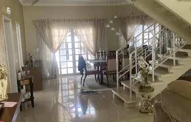 Imagem: A casa em condomínio possui 4 Dormitórios, 4 Banheiros, 3