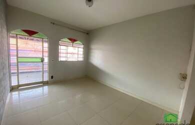 Imagem: A casa possui 3 Dormitórios, 1 Banheiro e 100m² de Área e