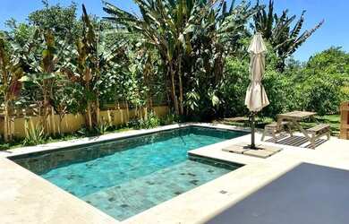 Imagem: A casa em condomínio possui 4 Dormitórios, 5 Banheiros, 2