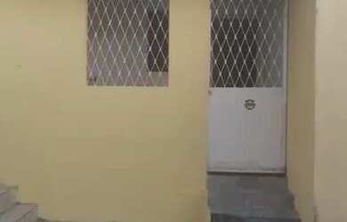 Imagem: A casa possui 1 Dormitório, 1 Banheiro e está localizado