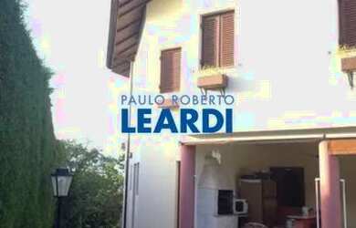 Imagem: A casa em condomínio possui 4 Dormitórios, 5 Banheiros, 3