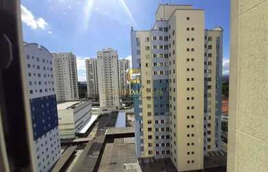 Imagem: O apartamento possui 1 Dormitório, 1 Banheiro, 1 Vaga na garagem