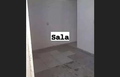 Imagem: A casa possui 1 Dormitório, 1 Banheiro e está localizado