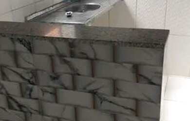 Imagem: A casa possui 2 Dormitórios, 1 Banheiro e está localizado