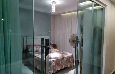 Imagem: A casa em condomínio possui 4 Dormitórios, 5 Banheiros, 5