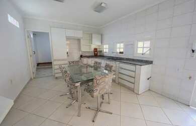 Imagem 8: Casa Padrão em Jundiaí. Churrasqueira, 236m² de Área, 3 Vagas na garageme3...