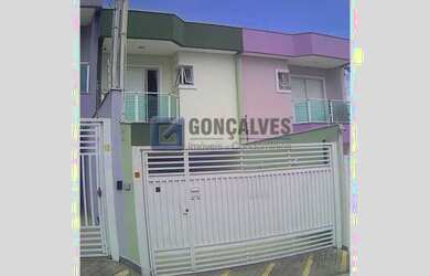 Imagem: A casa possui 3 Dormitórios, 4 Banheiros, 4 Vagas na garagem