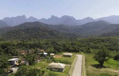 Imagem: O terreno possui 300m² de Área e está localizado em Cachoeiras