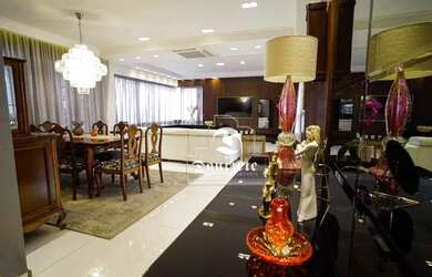 Imagem: O apartamento possui 3 Dormitórios, 2 Banheiros, 5 Vagas na