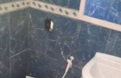 Imagem: A casa possui 3 Dormitórios, 1 Banheiro, 1 Vaga na garagem