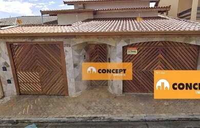 Imagem: A casa possui 3 Dormitórios, 2 Banheiros, 2 Vagas na garagem